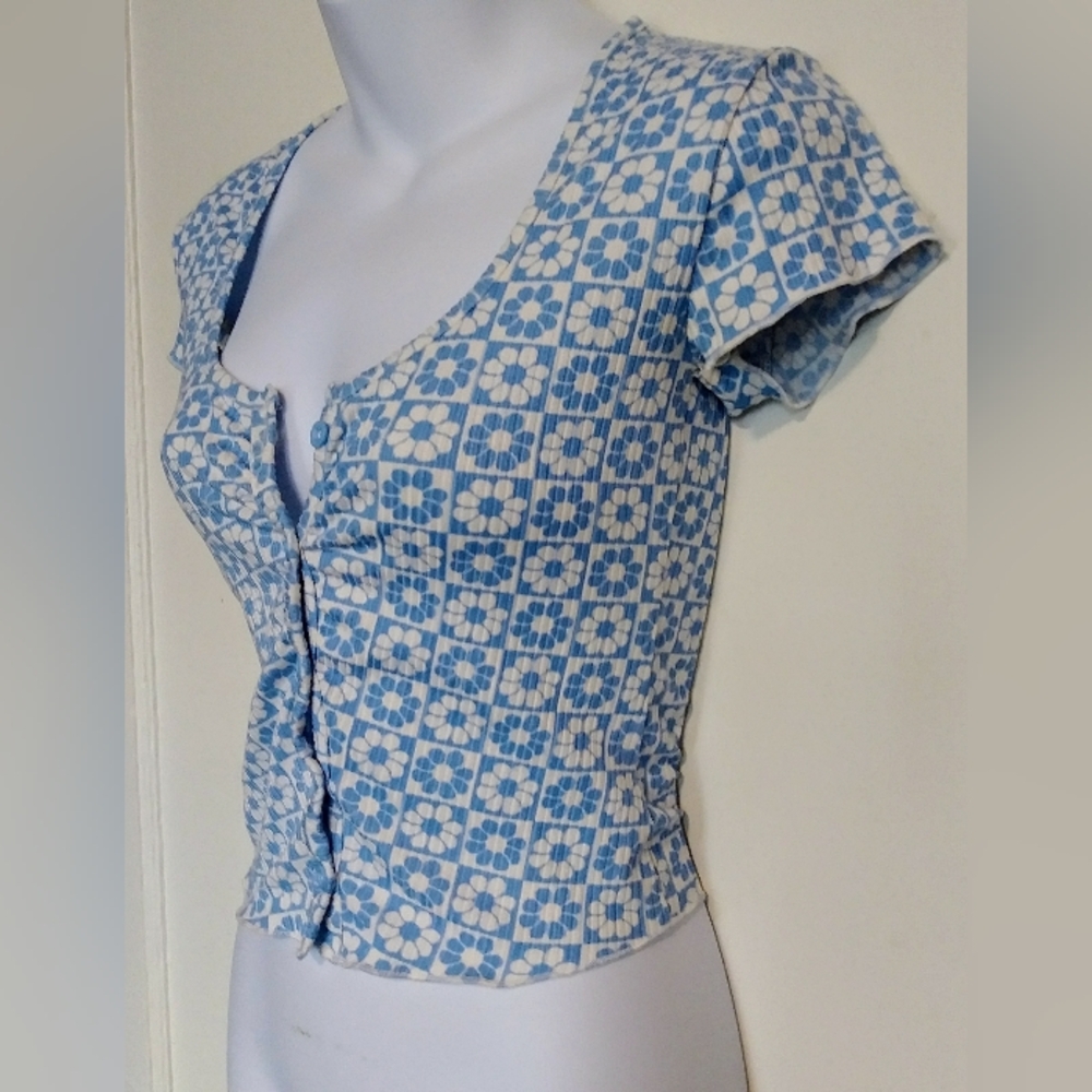 🌺BUNDLE ONLY🌺 Floral Blue Women's Top